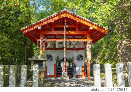 鞍馬寺 九十九折参道 巽の弁財天社 鞍馬寺 九十九折参道 巽の弁財天社 114425615