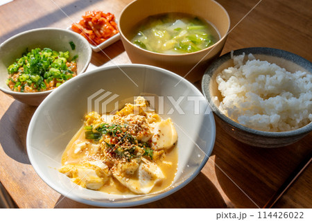 ブラインドと朝ごはん ブラインドと朝ごはん 114426022