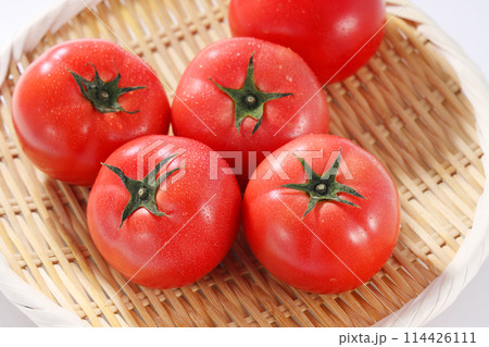 ザルに盛られたトマト ザルに盛られたトマト 114426111
