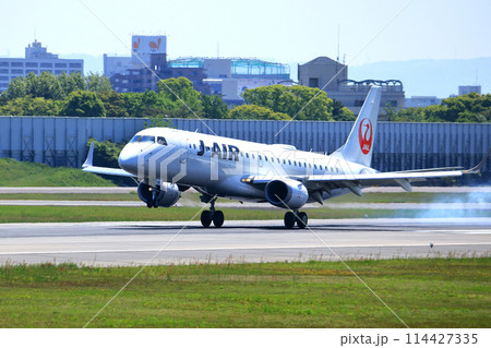 大阪国際空港　JAL　飛行機　着陸態勢　スカイパーク 114427335