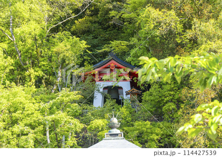 鞍馬寺を見下ろす位置に建てられた鐘楼 114427539