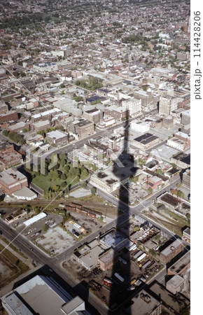 古写真　1982年　カナダ　トロント　CNタワーからのパノラマ 114428206