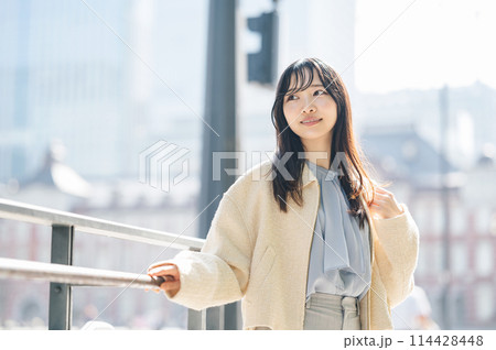 女性のポートレート 女性のポートレート 114428448