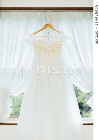 結婚式　身支度 114428455