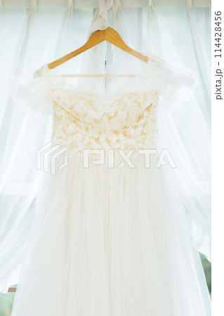 結婚式　身支度 114428456