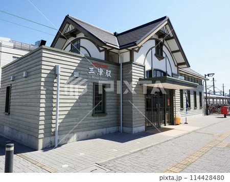 愛媛県にある三津浜駅 114428480
