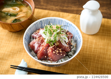 鰹の漬け丼 114428500
