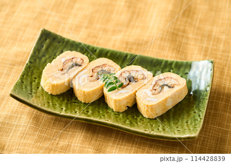 う巻き(鰻の玉子焼き) う巻き(鰻の玉子焼き) 114428839