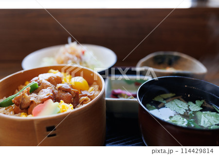 鶏めし(秋田県大館駅) 鶏めし(秋田県大館駅) 114429814
