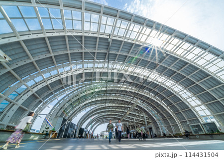「埼玉県」さいたま新都心駅舎・ドーム 114431504