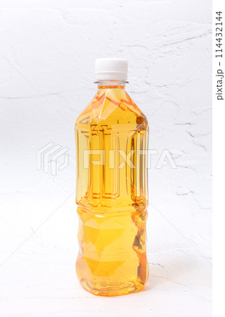 飲料水, 飲み物, 白バック, 茶色, ペットボトル, 飲物, ドリンク, 水分, 水分補給, 飲料 飲料水, 飲み物, 白バック, 茶色, ペットボトル, 飲物, ドリンク, 水分, 水分補給, 飲料 114432144