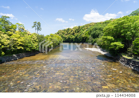 宇治橋と五十鈴川(伊勢路) 宇治橋と五十鈴川(伊勢路) 114434008