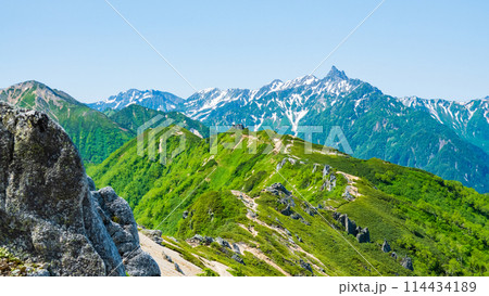 夏の燕岳登山(燕山荘から望む槍ヶ岳) 夏の燕岳登山(燕山荘から望む槍ヶ岳) 114434189