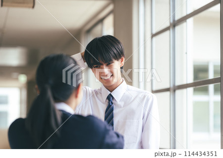 高校生の男女 高校生の男女 114434351