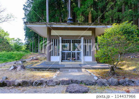 一乗谷朝倉氏遺跡 永林塚 朝倉孝景墓 一乗谷朝倉氏遺跡 永林塚 朝倉孝景墓 114437966