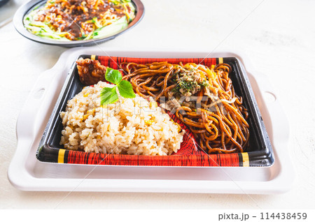 焼きそば・チャーハン弁当 114438459