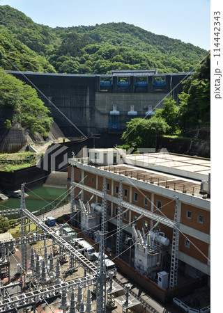 天ヶ瀬ダムと天ヶ瀬発電所 天ヶ瀬ダムと天ヶ瀬発電所 114442343
