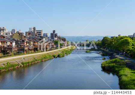 四条大橋から望む三条大橋 114443453