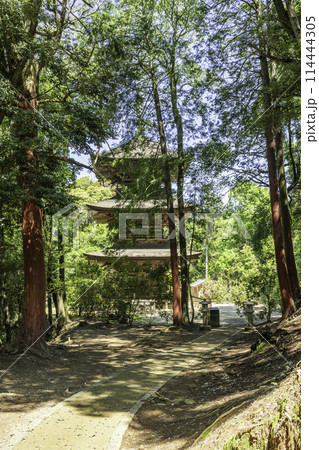 本山寺　三重塔　岡山県美咲町 114444305