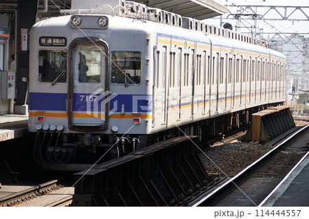 南海電鉄、新今宮駅で通勤列車を撮影 南海電鉄、新今宮駅で通勤列車を撮影 114444557