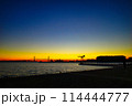 横浜港の夜明け 114444777