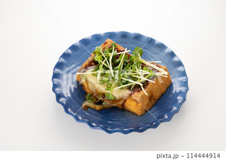 簡単な厚揚げの味噌チーズ焼き うまいよ~ 簡単な厚揚げの味噌チーズ焼き うまいよ~ 114444914