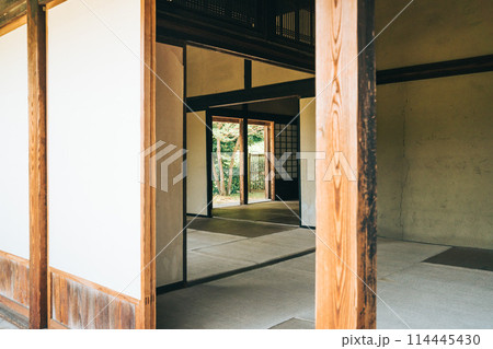 常陸風土記の丘にある会津民家の中 常陸風土記の丘にある会津民家の中 114445430