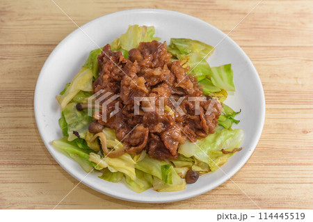 焼肉とキャベツ炒め 焼肉とキャベツ炒め 114445519
