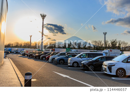 静岡県　東名高速道路にある足柄サービスエリア 114446037