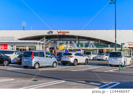 神奈川県　東名高速道路にある海老名サービスエリア 114446047