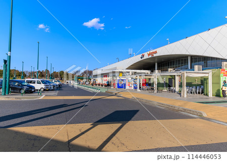 神奈川県　東名高速道路にある海老名サービスエリア 114446053