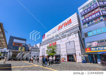 日本の藤沢都市景観 湘南台駅出入口（地下鉄・小田急・相鉄線）などを望む 114448899