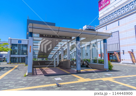 日本の藤沢都市景観 湘南台駅出入口(地下鉄・小田急・相鉄線)などを望む 日本の藤沢都市景観 湘南台駅出入口(地下鉄・小田急・相鉄線)などを望む 114448900