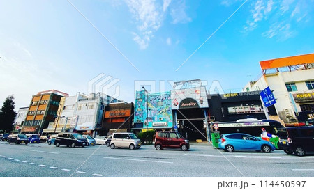 沖縄 -コザ・アメリカスタイルの街並み 02 沖縄 -コザ・アメリカスタイルの街並み 02 114450597