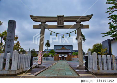 藤の花が満開の和田八幡宮 藤の花が満開の和田八幡宮 114451392