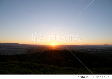 奈良県奈良市_若草山からの夕日7_2023年7月 奈良県奈良市_若草山からの夕日7_2023年7月 114451397