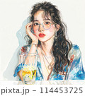 カクテルを飲む女性 114453725