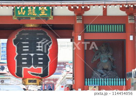 雷門の大提灯 浅草寺の大提灯 東京の観光地 浅草のシンボル 雷門の大提灯 浅草寺の大提灯 東京の観光地 浅草のシンボル 114454056