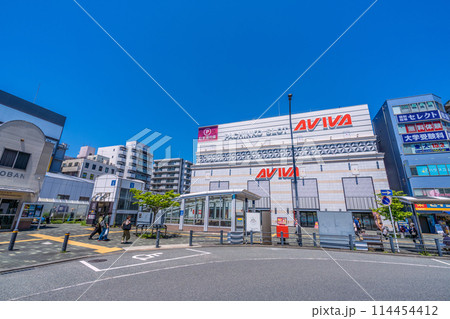 日本の藤沢都市景観 湘南台駅出入口(地下鉄・小田急・相鉄線)前などを望む 日本の藤沢都市景観 湘南台駅出入口(地下鉄・小田急・相鉄線)前などを望む 114454412
