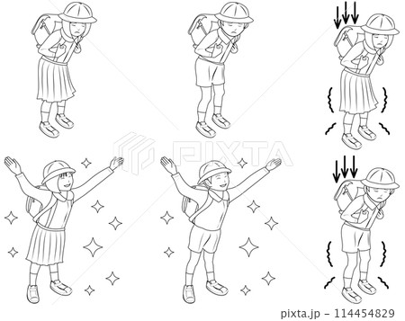 ランドセルを背負った小学生セット／線画 114454829