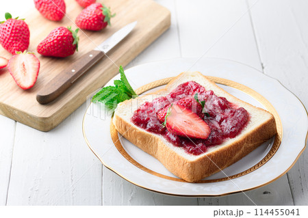 苺ジャムトースト 114455041