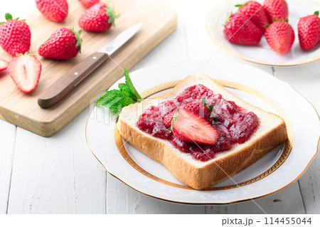 苺ジャムトースト 114455044