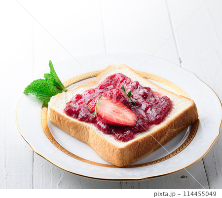 苺ジャムトースト 114455049