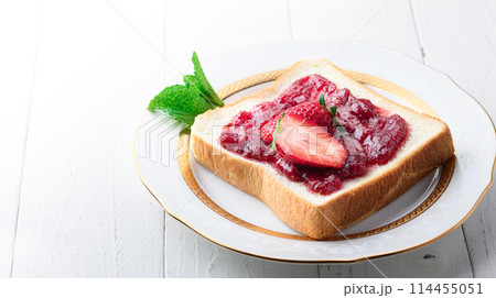 苺ジャムトースト 苺ジャムトースト 114455051