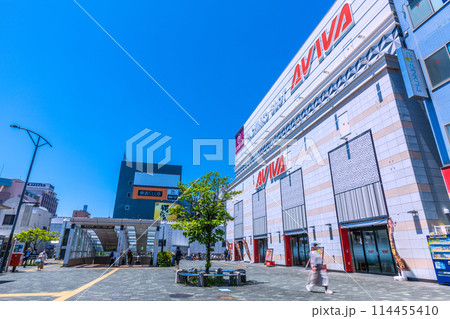 日本の藤沢都市景観 湘南台駅出入口（地下鉄・小田急・相鉄線）などを望む 114455410