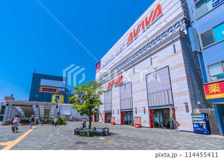 日本の藤沢都市景観 湘南台駅出入口（地下鉄・小田急・相鉄線）などを望む 114455411