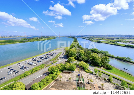 海津市、木曽三川公園の展望タワーからの眺め（長島方面） 114455682