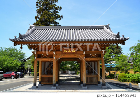 群馬県伊勢崎市曲輪町の同聚院の新しい山門 114455943