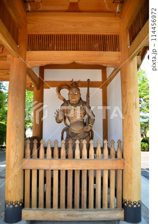 群馬県伊勢崎市曲輪町の同聚院の仁王像 114456972