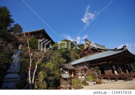 宮島　大聖院　摩尼殿と観音堂 114457816